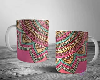 Dos tazas blancas con un intrincado y vibrante diseño de medio mandala en rosa, teal, amarillo y naranja, cubriendo la parte inferior de la taza con un estilo cultural.