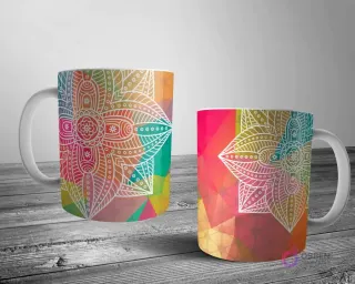 Dos tazas blancas con un diseño de mandala de contorno blanco sobre un fondo abstracto de polígonos multicolores en naranja, verde, rosa y amarillo.