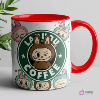 Taza blanca con interior y asa rojos, mostrando el logo 'LABUBU COFFEE' y un Labubu café guiñando el ojo, rodeado de pequeños Labubu de colores pastel.