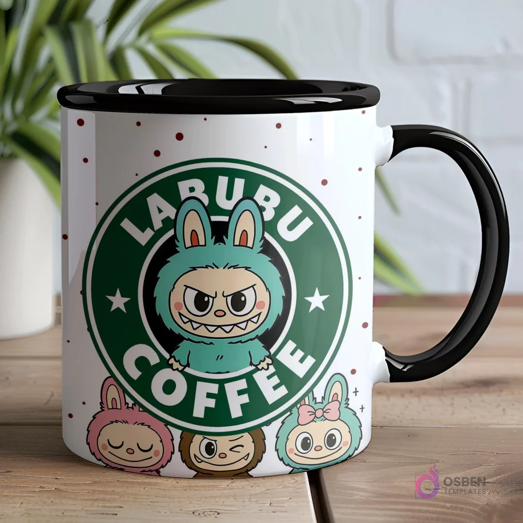 Taza blanca con interior y asa negros, con el logo 'LABUBU COFFEE' y un Labubu celeste enojado, y otros Labubu de colores pastel en la base.