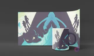 Diseño estilizado en tonos azules y morados con siluetas de Hipo, Astrid, Chimuelo y Furia Luminosa volando en un mockup de taza bicolor.
