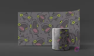 Patrón repetitivo del dragón Terrible Terror con boca abierta y ojos amarillos sobre un fondo gris, en un mockup de taza con el mismo patrón.