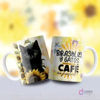 Mockup de dos tazas, una con diseño de gato negro de ojos verdes entre girasoles y otra con frase 'GIRASOLES Y GATOS HACEN QUE MI CAFÉ SEA PERFECTO'.