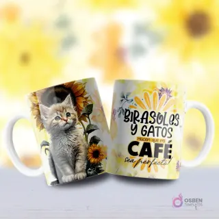 Mockup de dos tazas, una con diseño de gatito gris y blanco de ojos azules entre girasoles y otra con frase 'GIRASOLES Y GATOS HACEN QUE MI CAFÉ SEA PERFECTO'.