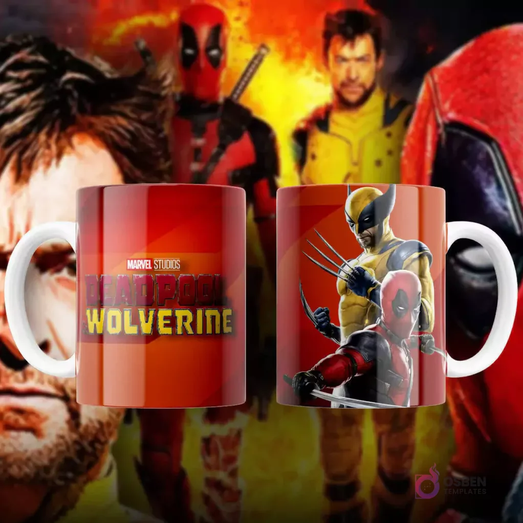 Taza de sublimación blanca con ilustración chibi de Deadpool y Wolverine, con efecto de brillo y fondo degradado naranja y amarillo.