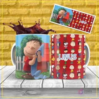 Diseño de sublimación para taza del personaje Linus de Peanuts, abrazando su manta de seguridad, con un patrón de personajes de fondo rojo.
