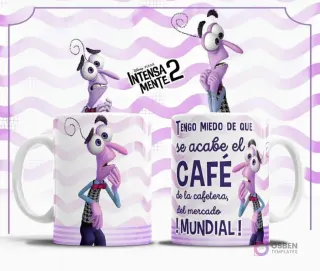 Plantilla sublimación taza Miedo Intensamente 2, personaje morado asustado con corbatín y fondo de ondas moradas claras, frase 'Tengo MIEDO de que se acabe el CAFÉ de la cafetera, del mercado ¡MUNDIAL!'.