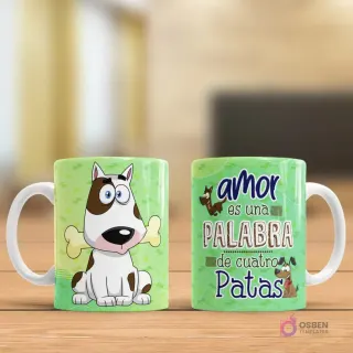 Taza sublimada con dibujo de bull terrier con hueso y frase 'Amor es una PALABRA de cuatro Patas'