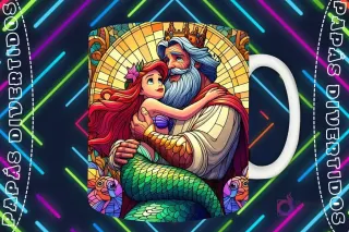 Mockup de taza blanca con diseño del Rey Tritón abrazando a Ariel de La Sirenita en estilo vitral, fondo oscuro con luces de neón 'PAPÁS DIVERTIDOS'.