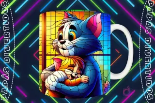 Mockup de taza blanca con diseño de Tom el gato abrazando a Jerry el ratón en estilo vitral, fondo oscuro con luces de neón 'PAPÁS DIVERTIDOS'.