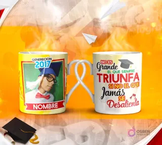 Dos tazas mockup de graduación, una con espacio para foto del graduado 'Generación 2017' y otra con la frase 'EL CONOCIMIENTO se aprende POR MEDIO del ESTUDIO'.