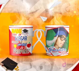 Dos tazas mockup de graduación, una con espacio para foto del graduado y otra con la frase 'HOY TERMINA una ETAPA y Empieza otra en tu VIDA!'.