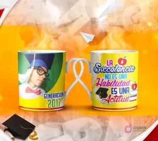 Dos tazas mockup de graduación, una con espacio para foto del graduado 'Generación 2017' y otra con la frase 'Si la OPORTUNIDAD no llama CONSTRUYE una PUERTA'.