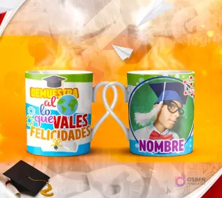 Dos tazas mockup de graduación, una con espacio para foto del graduado y otra con la frase 'LUCHA hasta CONSEGUIR EL ÉXITO de tu PRESENTE'.