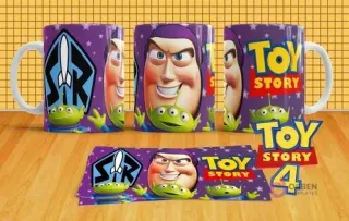 Mockup de tres tazas sublimadas con Buzz Lightyear y los marcianitos sobre un fondo morado, con el logo Space Ranger.