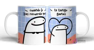 Taza sublimada con Flork con las manos juntas y la frase 'cuando lo leas recuerda que', y otro Flork formando un corazón con las manos y la frase 'te tengo ganas' en fondo azul a cuadros y detalles naranjas.