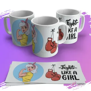 Mug con diseño clásico de mujer 'Rosie the Riveter' flexionando y guantes de boxeo con 'Fight Like a Girl'.