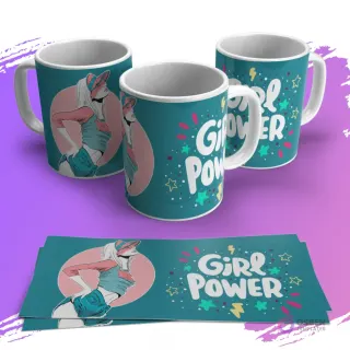 Mugs con diseño estilizado de mujer en gorra y shorts, posando, y 'Girl Power' con estrellas en fondo teal.