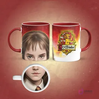 Taza sublimada de Ron Weasley con cabello pelirrojo y boca gritando magnificada en la base, fondo rojo