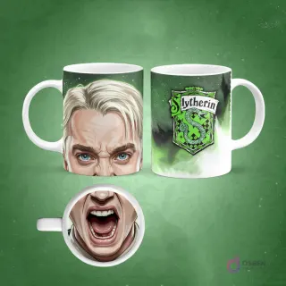 Taza sublimada de Albus Dumbledore con barba y boca seria magnificada en la base, fondo marrón