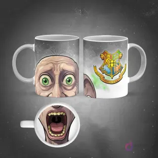 Taza sublimada de Draco Malfoy con ojos azules y boca abierta magnificada en la base, fondo verde