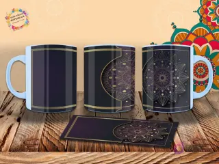 Taza con lujoso diseño de mandala dorado sobre fondo oscuro, en tonos púrpura y negro. Patrones intrincados y elegantes. Mockup.