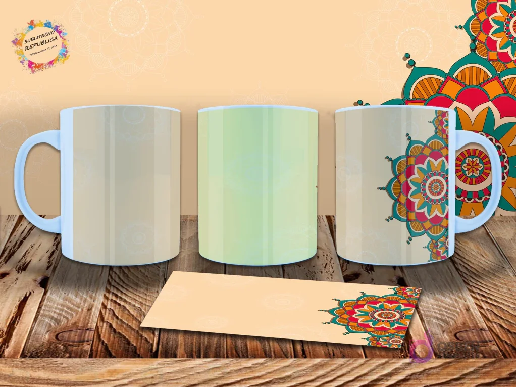 Taza sublimada con un mandala en tonos terracota y verde azulado sobre un fondo beige suave. Diseño parcial y elegante. Mockup.