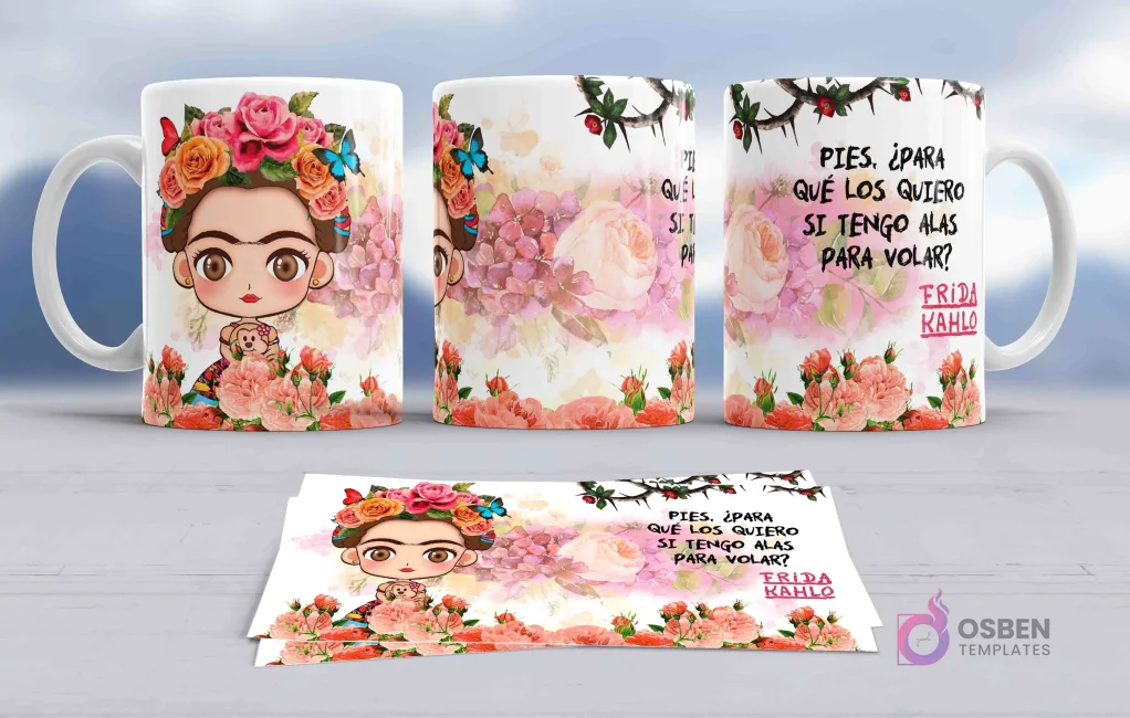 Taza de sublimación con diseño de Frida Kahlo en estilo chibi rodeada de flores de durazno, mariposas y un fondo de hortensias rosadas con ramas espinosas, citando 'Pies, ¿para qué los quiero si tengo alas para volar?'.