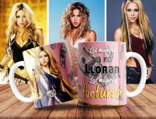 Taza de sublimación rosa con diseño de Shakira, frase 'Las mujeres ya no lloran, las mujeres facturan' y billetes de dólar flotando