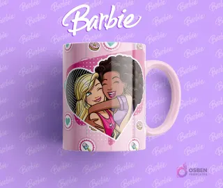Taza sublimada con Barbie y su amiga abrazándose dentro de un corazón, rodeadas de pequeños elementos dulces.