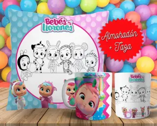 Cojín y tazas con diseño de Bebés Llorones para pintar, sobre fondo de bolas de colores. Un cojín muestra a varios bebés en blanco y negro, y dos tazas, una a color y otra para colorear.