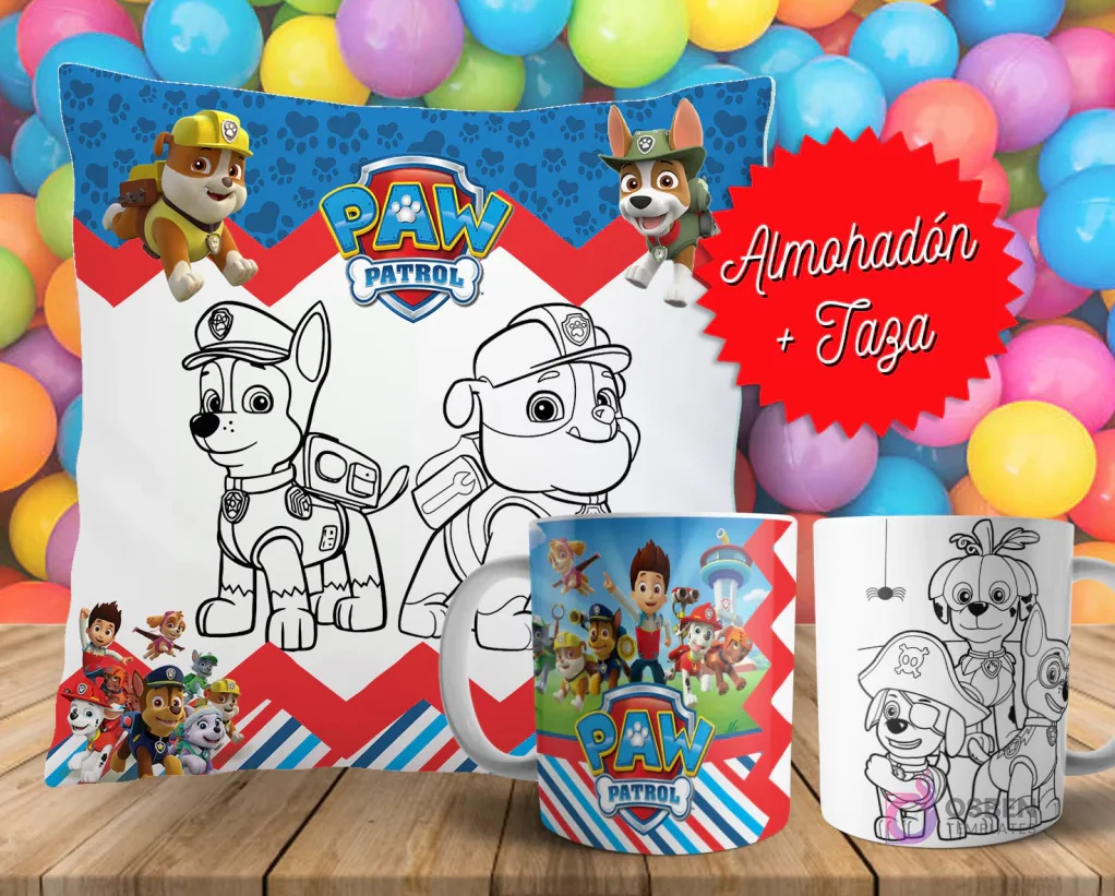 Cojín y tazas con diseño de Paw Patrol (Chase y Marshall) para pintar, sobre fondo de bolas de colores. Un cojín muestra a los perritos en blanco y negro, y dos tazas, una a color y otra para colorear.