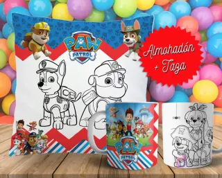 Cojín y tazas con diseño de Paw Patrol (Chase y Marshall) para pintar, sobre fondo de bolas de colores. Un cojín muestra a los perritos en blanco y negro, y dos tazas, una a color y otra para colorear.