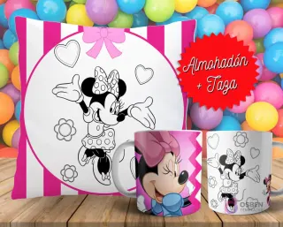 Cojín y tazas con diseño de Minnie Mouse para pintar, sobre fondo de bolas de colores. Un cojín muestra a Minnie en blanco y negro, y dos tazas, una a color y otra para colorear.