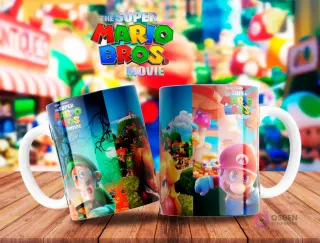 Par de tazas mostrando collages de escenas y personajes de la película de Super Mario Bros, incluyendo a Luigi, Bowser y Mario, con fondos variados del mundo de Mario.