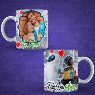 Tazas de sublimación Día del Amor con foto de pareja real 'Te Amo' y diseño de WALL-E y EVE 'Feliz Día Amor'.