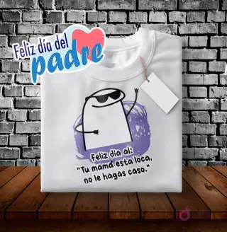 Plantilla Flork con gafas de sol y mano levantada para sublimar polera Día del Padre, frase 'Tu mamá está loca, no le hagas caso.'