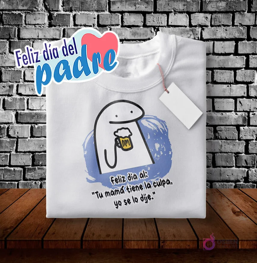 Diseño Flork sosteniendo una jarra de cerveza para sublimar polera Día del Padre, con el texto 'Tu mamá tiene la culpa, yo se lo dije.'