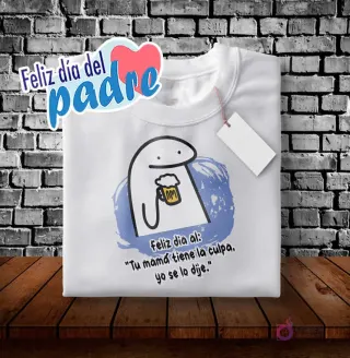 Diseño Flork sosteniendo una jarra de cerveza para sublimar polera Día del Padre, con el texto 'Tu mamá tiene la culpa, yo se lo dije.'
