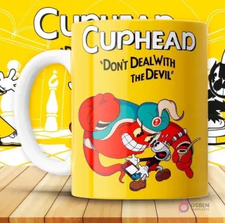 Mockup de taza amarilla con diseño de Cuphead luchando contra un jefe rojo con bandana (Captain Brineybeard o similar).