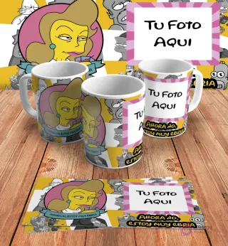 Plantilla personalizable para taza de sublimación de Los Simpsons, con espacio para añadir 'Tu Foto Aquí' junto al diseño de LaBarbra Conrad y 'Ahora no, estoy muy ebria', en mockups.