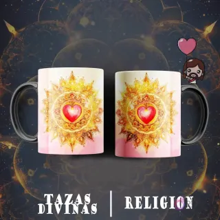 Taza sublimada con diseño de corazón rojo radiante al centro de un mandala dorado y un halo brillante sobre fondo suave.