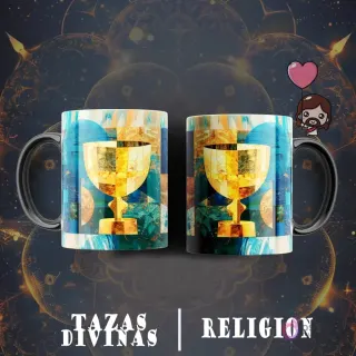 Taza sublimada con diseño de cáliz dorado brillante sobre un fondo abstracto en tonos azules, verdes y dorados con texturas geométricas.