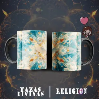 Taza sublimada con paloma blanca central, rodeada de un estallido de formas ornamentales y flores en tonos celestes, blancos y dorados.