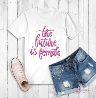 Polera blanca con la frase inspiradora 'The Future Is Female' en tipografía rosa brillante con estrellas