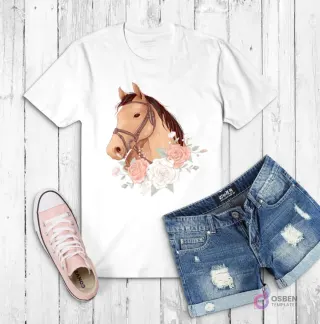 Polera blanca con ilustración de la cabeza de un caballo con bridas, rodeada de delicadas rosas y hojas