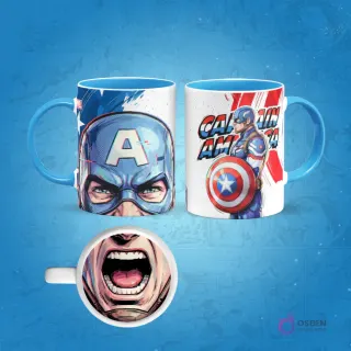 Taza de sublimación del Capitán América con borde azul claro, diseño frontal de su rostro con casco y posterior con escudo sobre fondo patriótico, con una boca abierta gritando en la base.