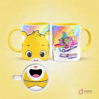 Taza de sublimación con diseño frontal del rostro de Funshine Bear amarillo de los Care Bears y vista lateral de los Ositos Cariñositos en un auto, con arcoíris de fondo.