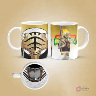 Taza de sublimación con diseño frontal de casco Power Ranger blanco y dorado (Tigerzord) y vista lateral del Ranger Blanco con espada Saba, fondo beige.