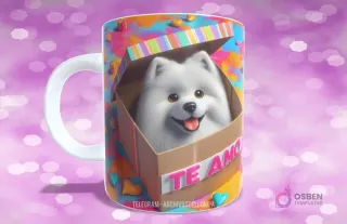 Taza con diseño de perrito Spitz blanco y esponjoso saliendo de una caja de regalo con corazones y texto 'TE AMO'